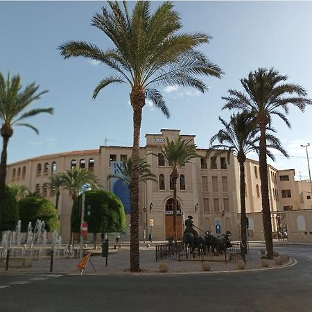 Estudio B Cerca De La Plaza De Toros Alicante Luaran gambar